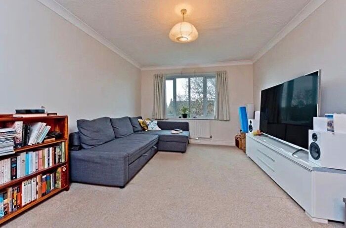 2 Bedroom Flat To Rent In Wimbledon, SW19