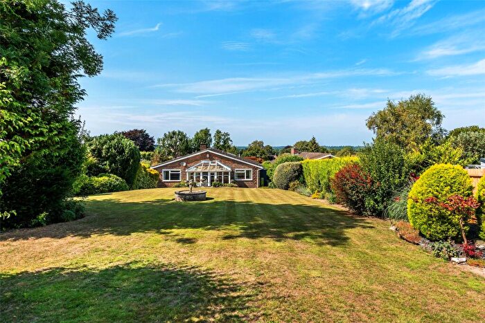 3 Bedroom Bungalow For Sale In Badingham Drive, Fetcham, Leatherhead, Surrey, KT22