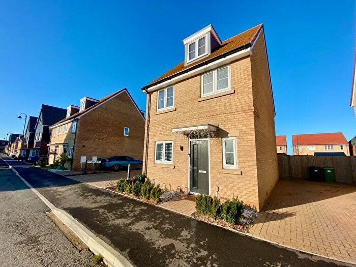 4 Bedroom Detached House For Sale In Four Chimneys Crescent, Hampton Heights, Peterborough, Cambridgeshire, PE7