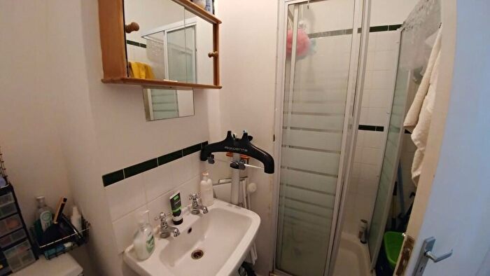 1 Bedroom Flat To Rent In Oakley Square, London, NW1
