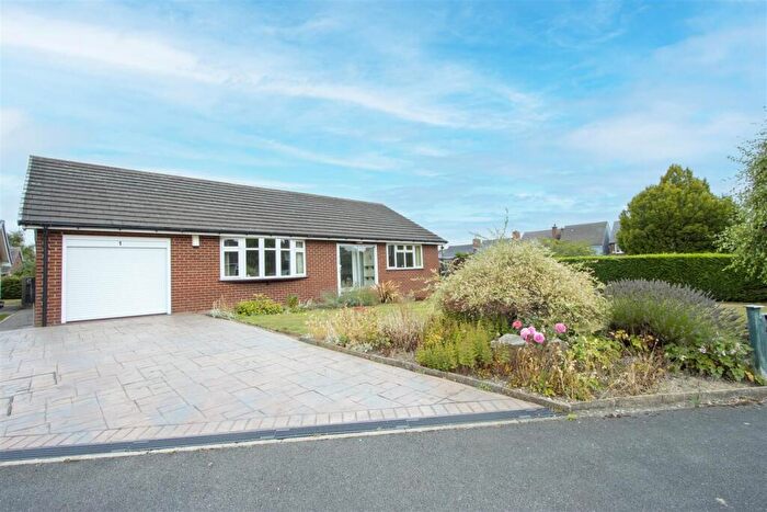 2 Bedroom Detached Bungalow For Sale In Swanbourne Close, Hasland, Chesterfield, S41