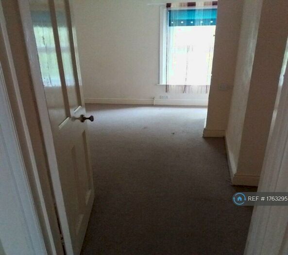 1 Bedroom Flat To Rent In Hazeleigh Avenue, Southampton, SO19