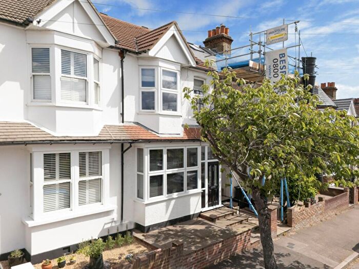 3 Bedroom House For Sale In Ingatestone Road, Woodford Green, IG8