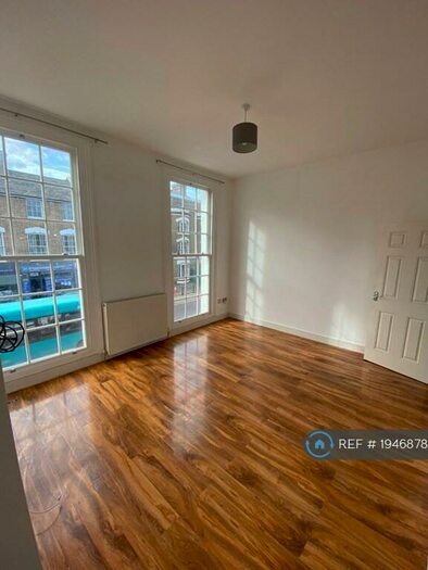 2 Bedroom Flat To Rent In Parrock Street, Gravesend, DA12