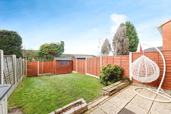 3 Bedroom Semi-Detached House For Sale In Wheeley Road, Solihull, B92
