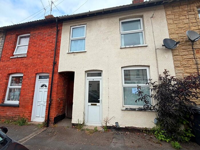 3 Bedroom Terraced House To Rent In Roberts Street, Rushden, NN10