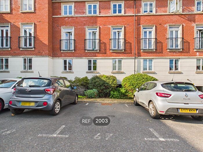 2 Bedroom Flat To Rent In Siric House, Circular Road South, Colchester, CO2