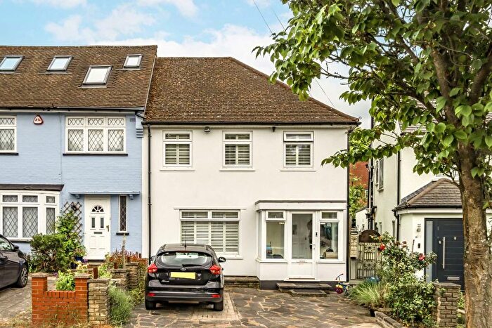 3 Bedroom Property To Rent In Woodcote Avenue, Mill Hill, NW7