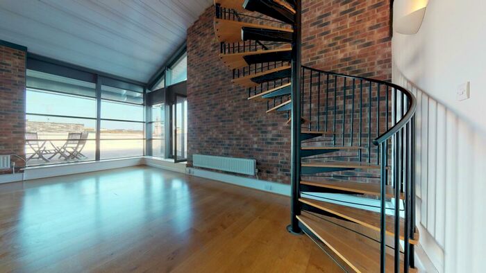 2 Bedroom Flat To Rent In - Curtain Road, Liverpool Street, EC2A