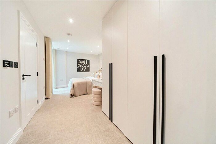 2 Bedroom Apartment For Sale In Tweedy Road, Bromley, BR1