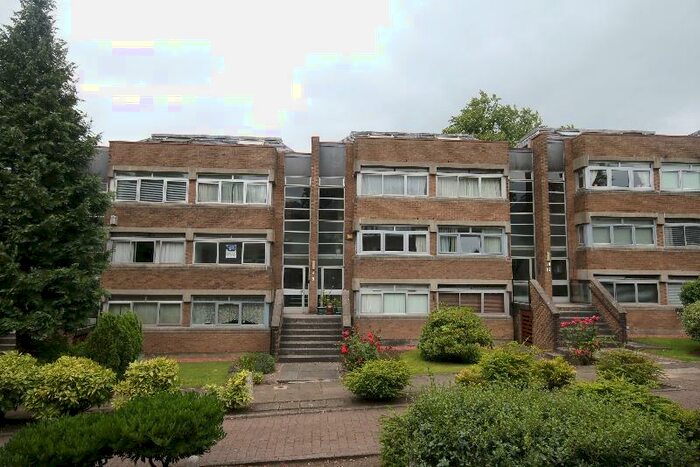 1 Bedroom Flat To Rent In Lothian Court, Lethington Place, Shawlands, Glasgow, G41