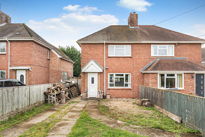 3 Bedroom Semi-Detached House For Sale In Gozzards Ford, Abingdon, OX13