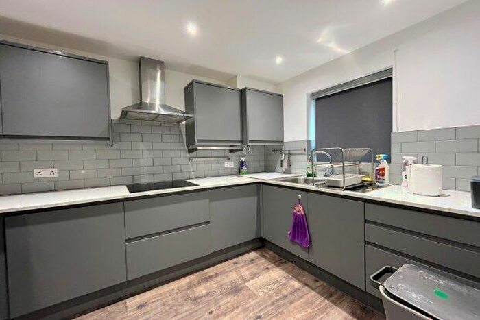 3 Bedroom Property To Rent In Albert Road, Romford, RM1