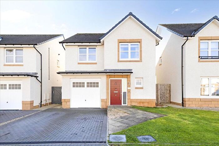 4 Bedroom Detached House For Sale In Shiel Hall Crescent, Rosewell, EH24