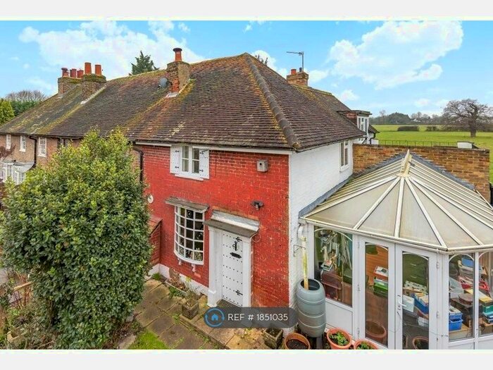 3 Bedroom Semi-Detached House To Rent In Ashford Road, Staines-Upon-Thames, TW18