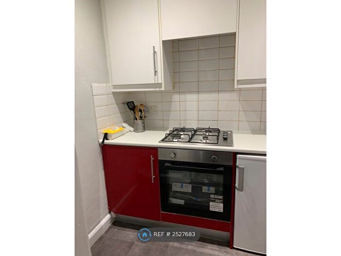 4 Bedroom Flat To Rent In Morningside Road, Edinburgh, EH10