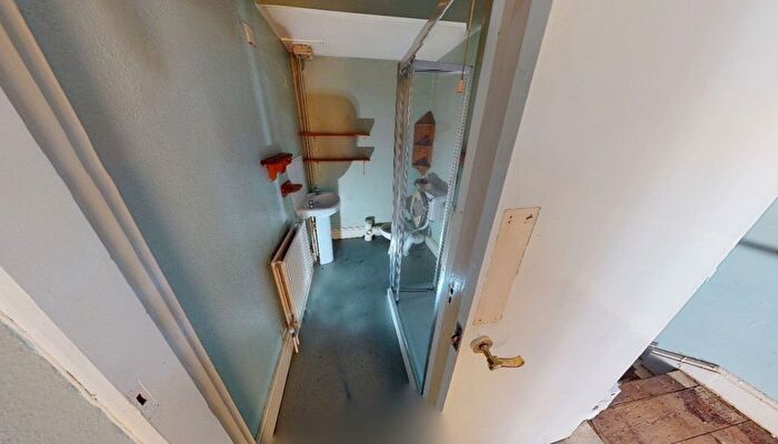 2 Bedroom Flat For Sale In Flat A, Queen Elizabeths Walk, Stoke Newington, London, N16