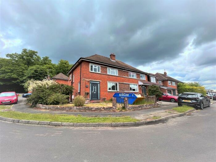 3 Bedroom Terraced House To Rent In Blackwater, GU17