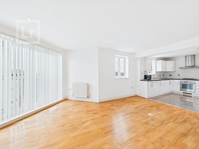 2 Bedroom Flat To Rent In Glebe Avenue, Ruislip, Middlesex, HA4