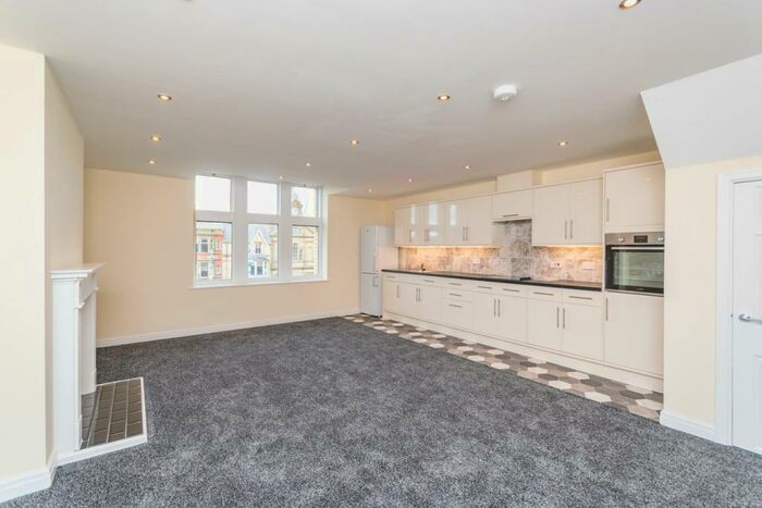 2 Bedroom Apartment To Rent In Back St Annes Road West, Lytham St Annes, FY8