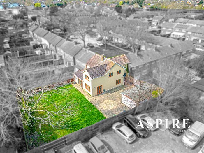 5 Bedroom Terraced House For Sale In Chittock Mead, Basildon, SS14