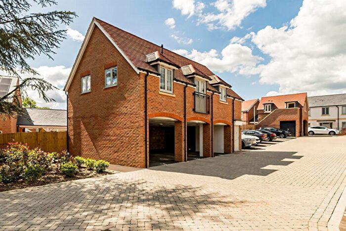 2 Bedroom Coach House For Sale In Charsley Road, Dupre Crescent, Beaconsfield, HP9