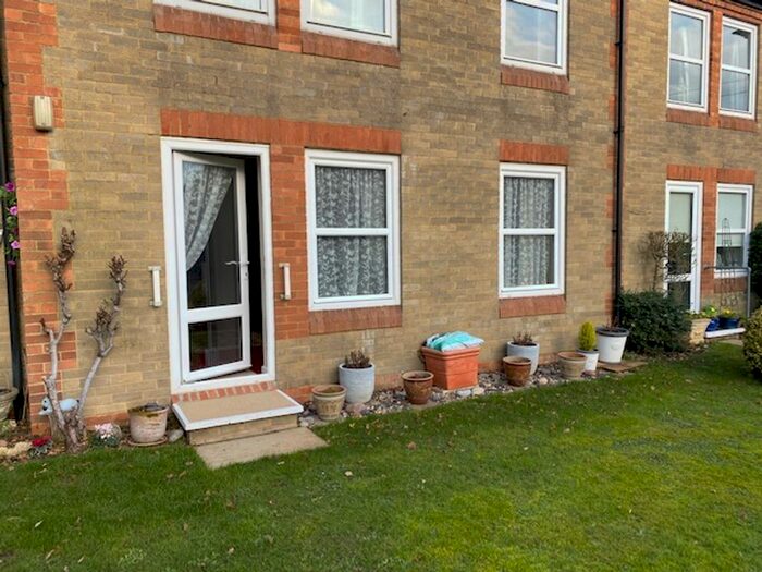1 Bedroom Flat To Rent In Wilton Road, Salisbury SP2