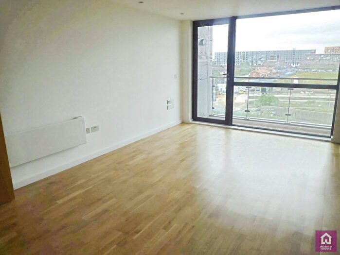 2 Bedroom Flat To Rent In Flint Glass Wharf, Radium Street, Ancoats, Manchester, M4