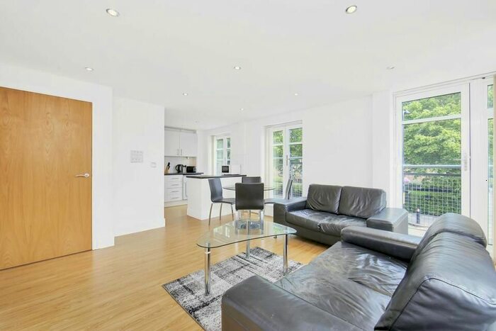 2 Bedroom Flat To Rent In Sandringham Road, London, E8