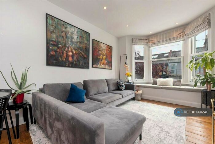 3 Bedroom Flat To Rent In Walthamstow, London, E17