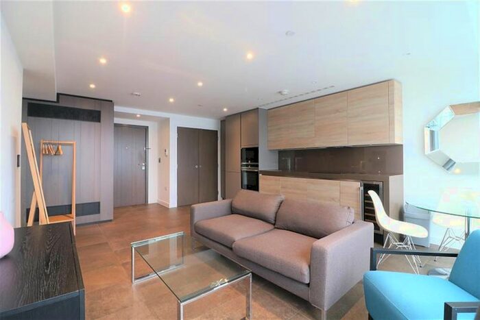 1 Bedroom Flat For Sale In Chronicle Tower, B City Road, London, EC1V