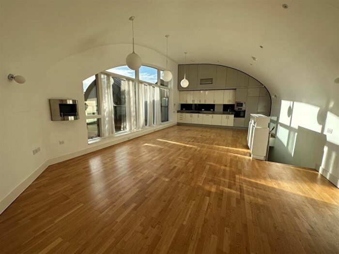 3 Bedroom House For Sale In Rose Joan Mews, West Hampstead, NW6