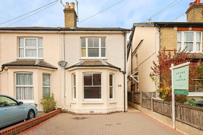 2 Bedroom Semi Detached House For Sale In St Johns Road, Redhill, RH1