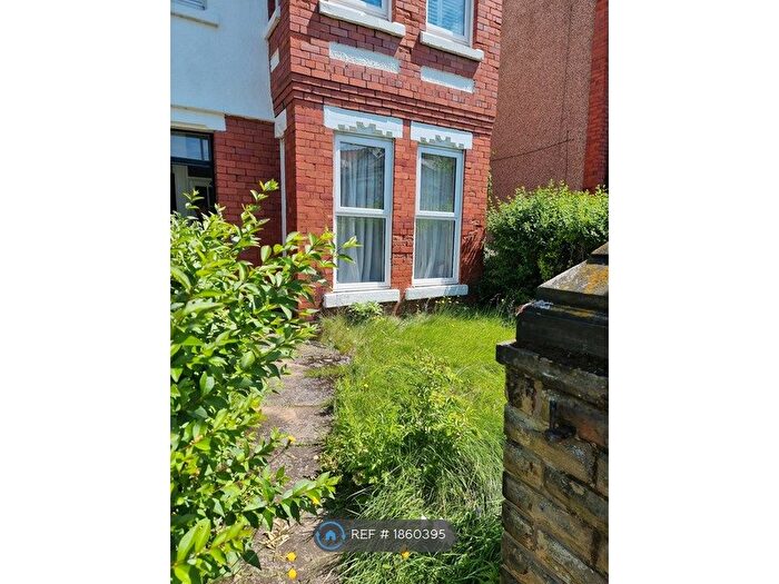 2 Bedroom Flat To Rent In West Kirby, Wirral, CH48