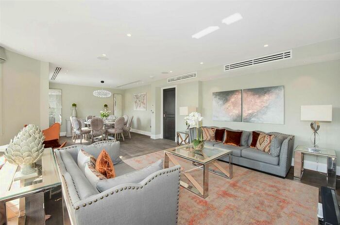 5 Bedroom Flat To Rent In Arkwright Road, Hampstead, London, NW3