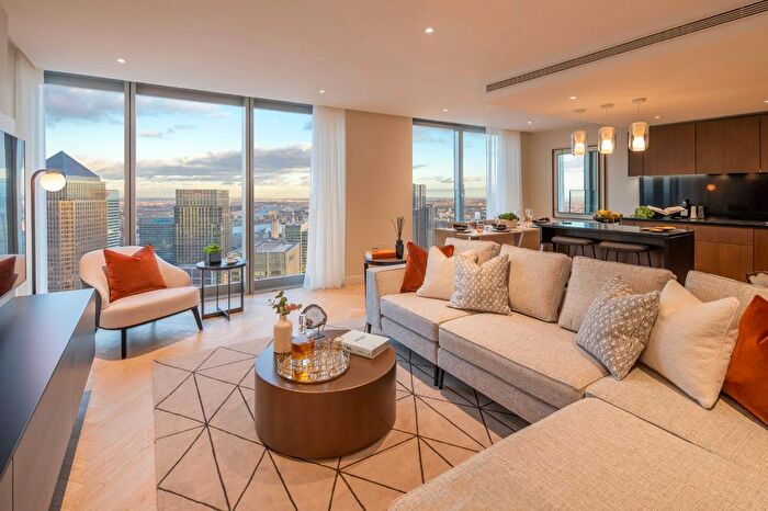 3 Bedroom Flat For Sale In Landmark Pinnacle, Marsh Wall, London, E14