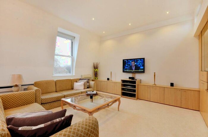2 Bedroom Flat To Rent In Park Road, Regent's Park, London, NW1