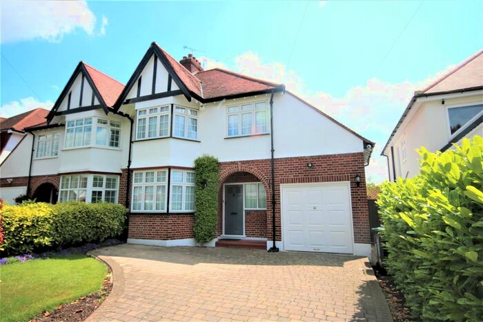 3 Bedroom Property To Rent In Freston Gardens, Cockfosters, EN4