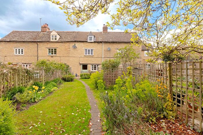 3 Bedroom Cottage For Sale In The Rookery, Kidlington, OX5