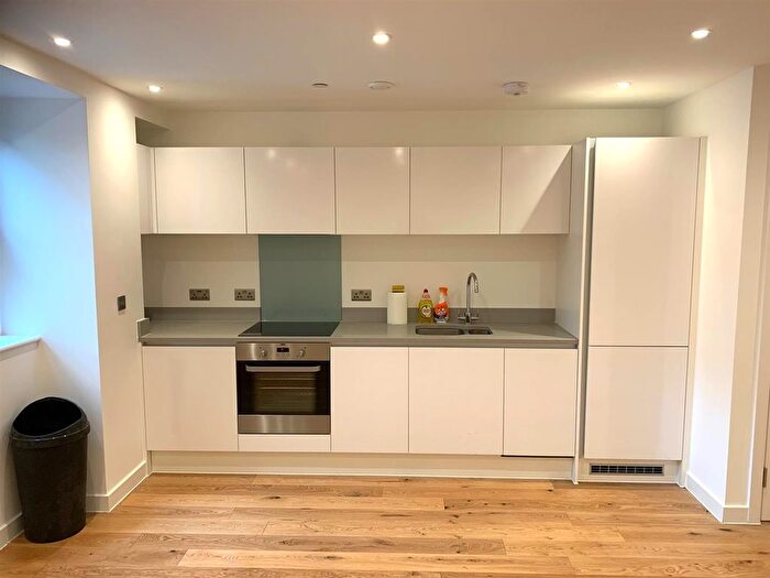 Studio For Sale In Rockingham Road, Uxbridge, UB8