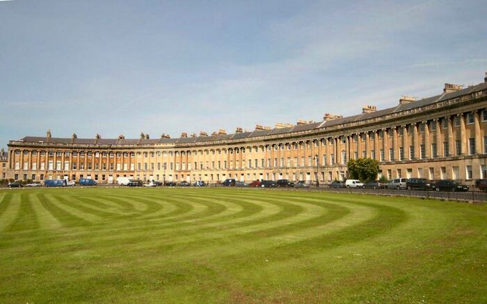 2 Bedroom Flat To Rent In Royal Crescent, Bath, BA1