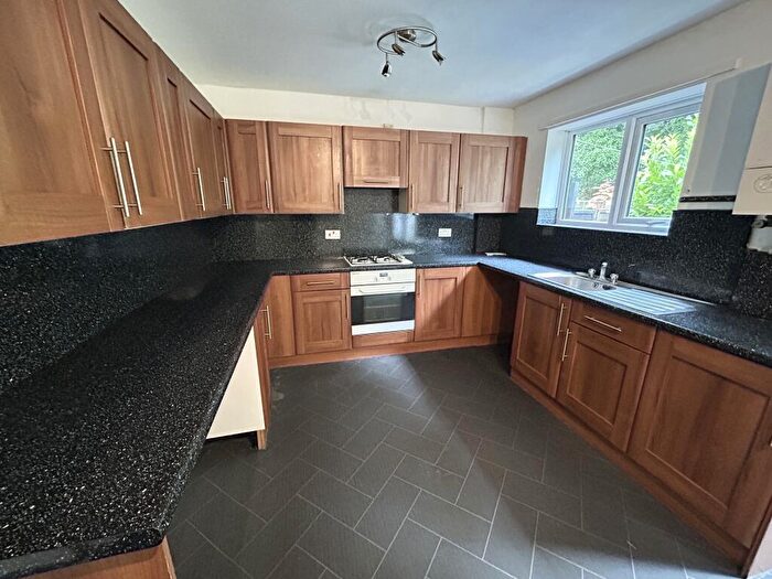 3 Bedroom Semi-Detached House To Rent In Pontefract Close, Swinton, M27