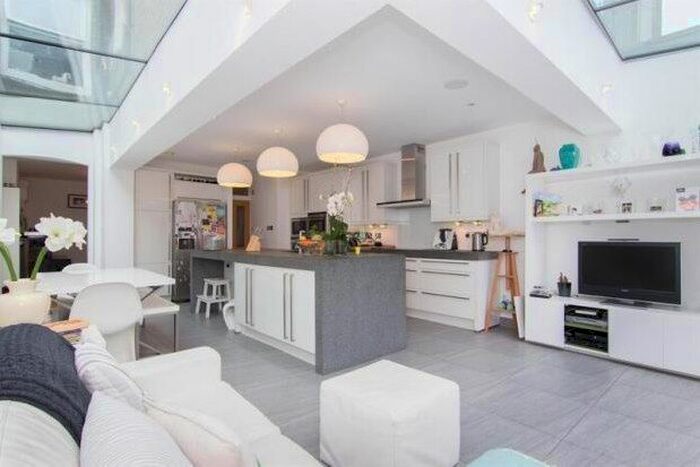 5 Bedroom Property To Rent In Sedlescombe Road, London, SW6