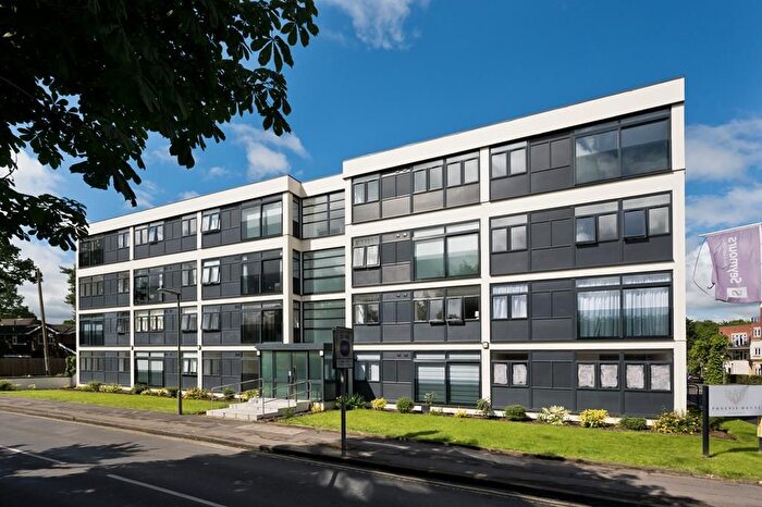 1 Bedroom Flat To Rent In Phoenix House, Pyrford Road, KT14
