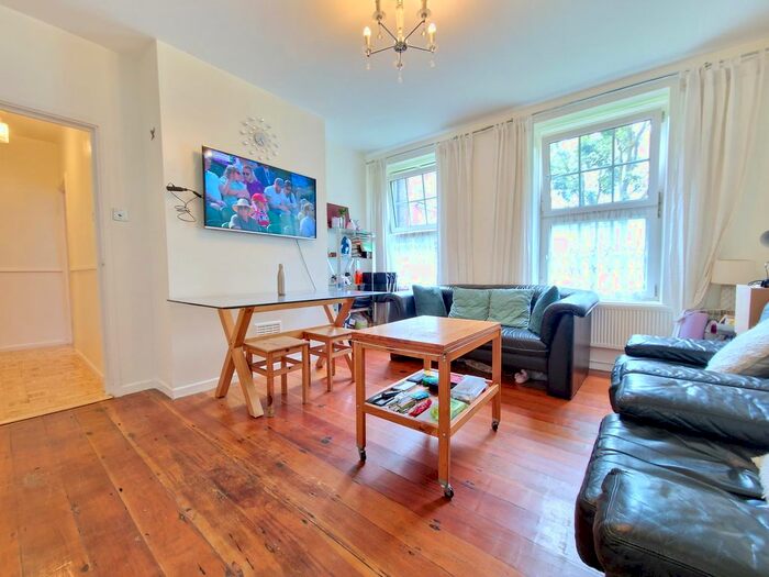 2 Bedroom Flat To Rent In George Row, Bermondsey, London, SE16