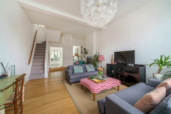 3 Bedroom Terraced House To Rent In North Cross Road, East Dulwich, London, SE22