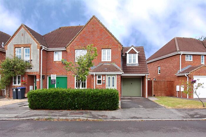 4 Bedroom Semi Detached House To Rent In Harvard Way, Amesbury, SP4