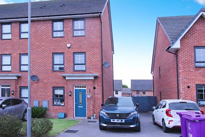 4 Bedroom Semi-Detached House To Rent In Cartwrights Farm Road, Liverpool, Merseyside, L24