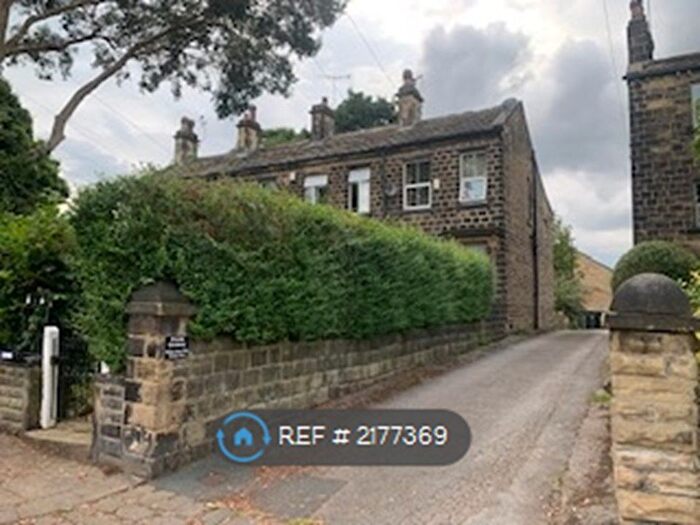 2 Bedroom End Of Terrace House To Rent In Moorfields, Bramley, Leeds, LS13