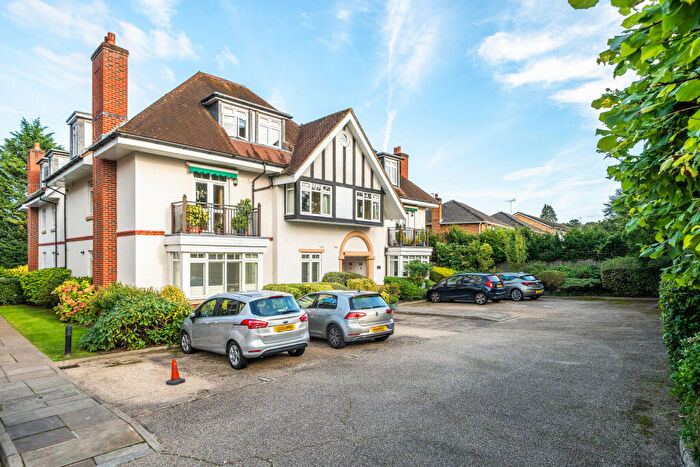 2 Bedroom Flat For Sale In Church Road, Esher, KT10